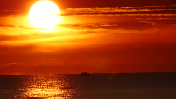 Sunrise over Sea alt