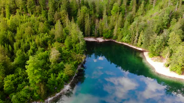 Beautiful Summer Landscape on the Lake Ödsee in the Mountains in Upper Austria Salzkammergut alt