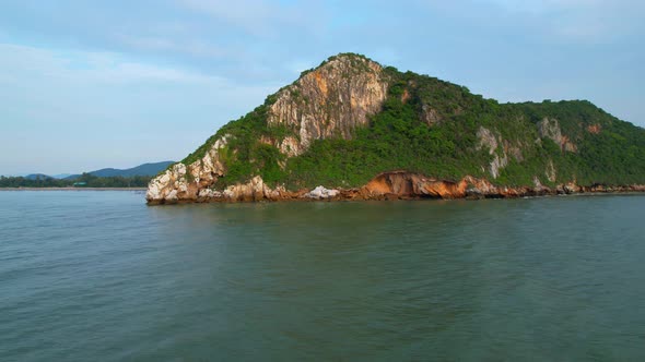 4K Aerial view of drone move on beautiful sea. Flight over ocean, open sea. alt