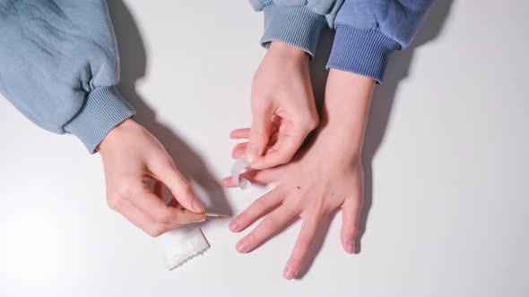 Simple First Aid Concept alt