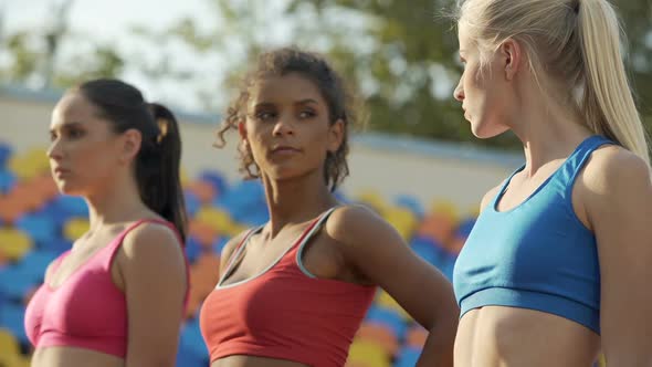 Self-Confident Sportswomen Seeing Strong Competitors in Each Other, Sports Team alt