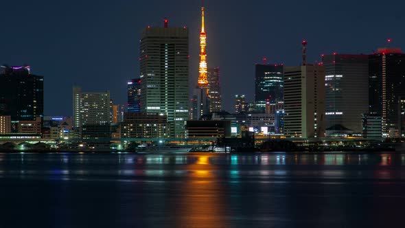 Timelapse Tokyo Cityscape of Minato Reflected in Water alt