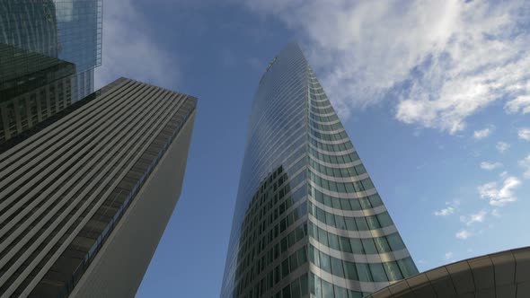 The EDF tower in La Defense alt