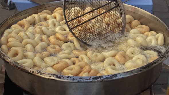 Turkish Traditional Street Delicacies Cooks Hot Oil Dough 25 alt