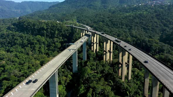 Nature landscape of Imigrantes highway road in Brazil. alt