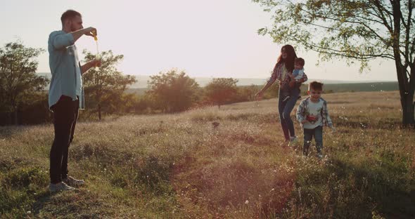 Amazing Spending Time Together Family Members alt