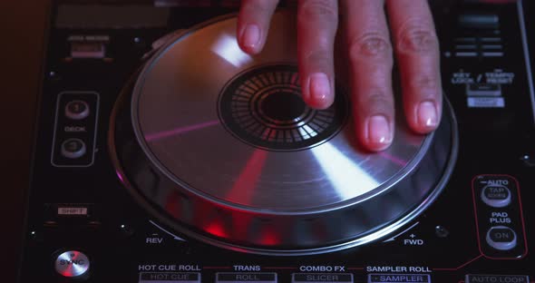 DJ Hand Mixing And Scratching Turntable 09B