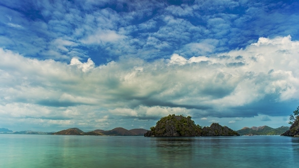 Clouds and Beach at Atuwayan Island