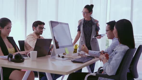 Senior Leader Giving Advice Speech to Team Members alt