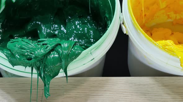 Green Ink Flow Down From Barrel alt