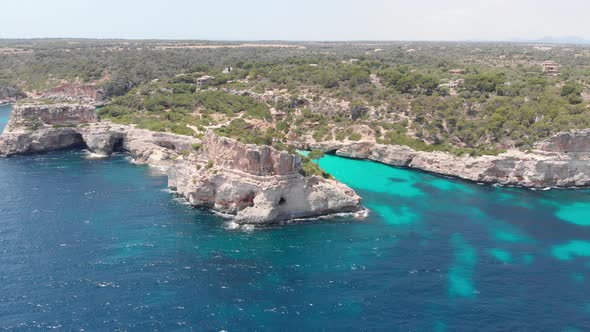 Calo des Moro beach seen from above in Mallorca, Spain alt