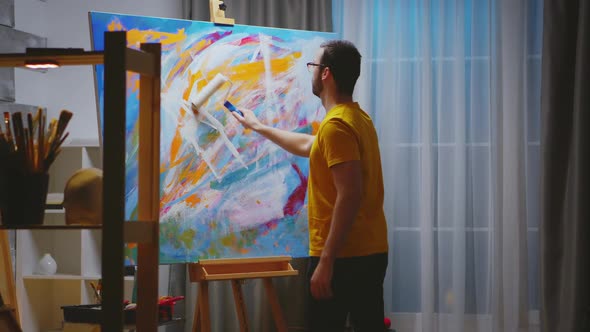 Abstract Painter in Art Studio alt