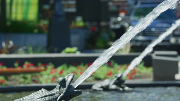 Spitting frogs at Tourny Fountain alt