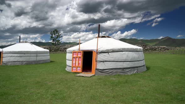 Mongolian Yurts alt
