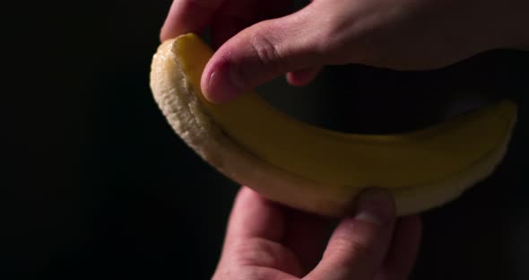 Banana pealing slowmotion
