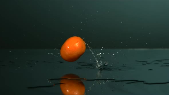 Bouncing fruit in ultra slow motion 1500fps - BOUNCING FRUIT PHANTOM  alt