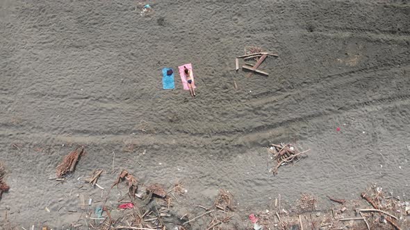 Revealing Ascending Beach Girl alt