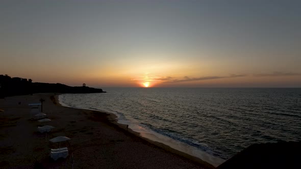 Beautiful Sunset Over Sea alt