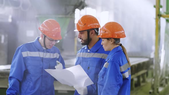 Foreign engineers visiting factory for experience exchange