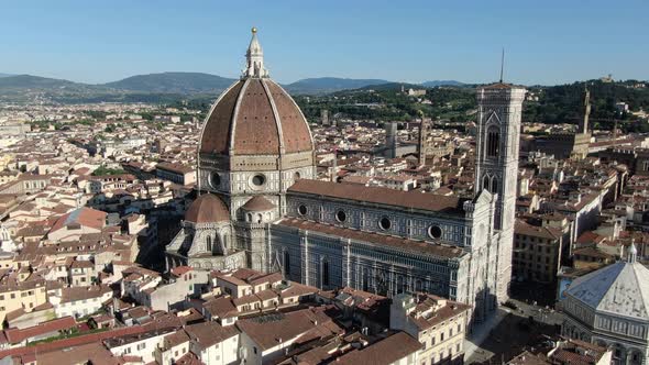 Aerial view of Florence Cathedral (Santa Maria del Fiore), Tuscany, Italy alt