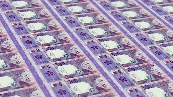 Five Hundred Qatar Riyals. It’s Moving Downwards. Looped Animation. alt