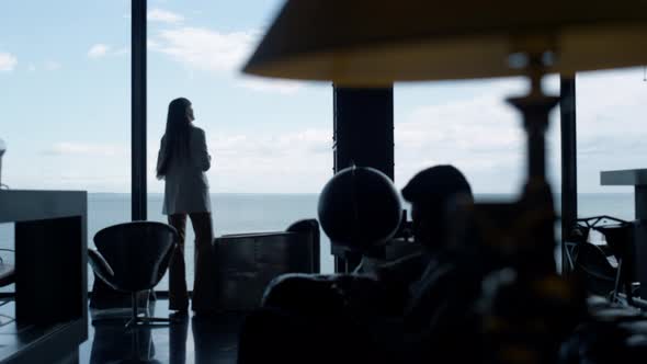 Silhouette Businesswoman Enjoying Sea Panorama Back View alt