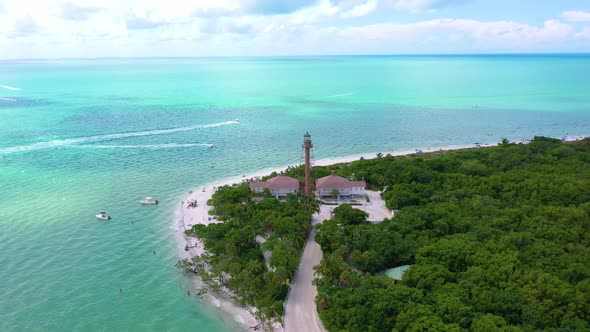 A flyover of Sanibel Beach Lighthouse alt