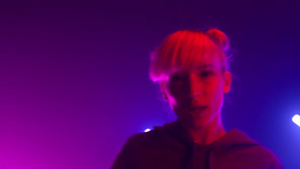 Blonde Performing Hip Hop Moving on Camera Close Up alt