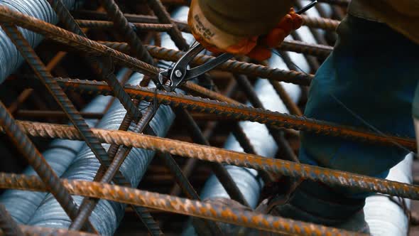 Construction Worker at Work alt