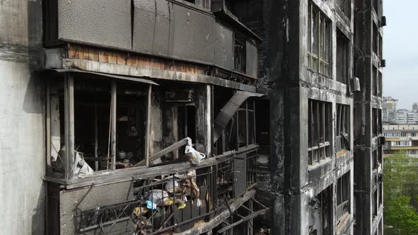 War in Ukraine  Burnt and Destroyed House in Kyiv alt