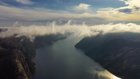 Beautiful Nature Norway over the Clouds alt