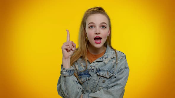 Inspired Stylish Girl Make Eureka Gesture Came Up with Creative Plan Feels Excited with Good Idea alt