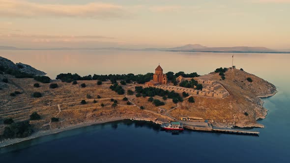 Historic Cathedral on the Island in Van, Turkey alt