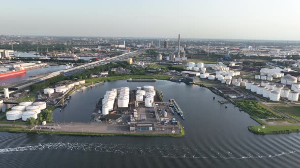 Petrochemical Petroleum Industry Silos Storage for Gas and Oil Products and Transport Carrier alt