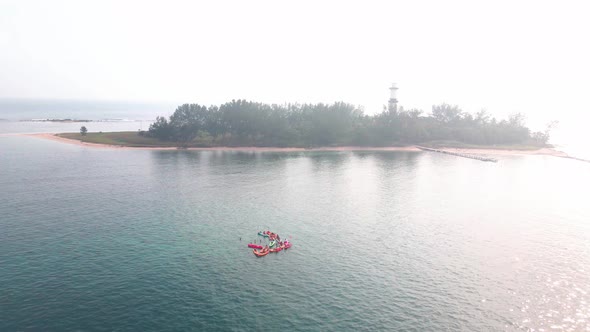 Kayaking at the wonderful island of Sacrifices in Mexico alt