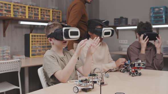 Modern Lesson At School alt