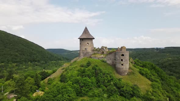 Aerial view of Somoska Castle in the village of Siatorska Bukovinka in Slovakia alt