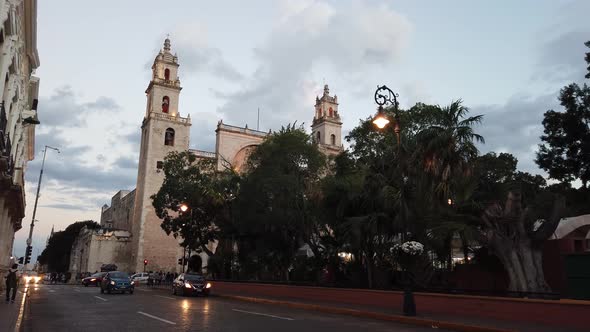 View of the Catedral de San Ildefonso, Merida, Yacatan, Mexico, at dusk. alt