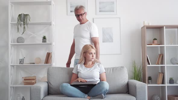 Online Privacy Daughter Hiding Laptop From Father alt
