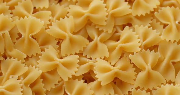 Dry uncooked Farfalle alt
