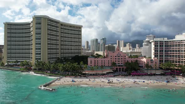 Gliding Across Waikiki 4 K