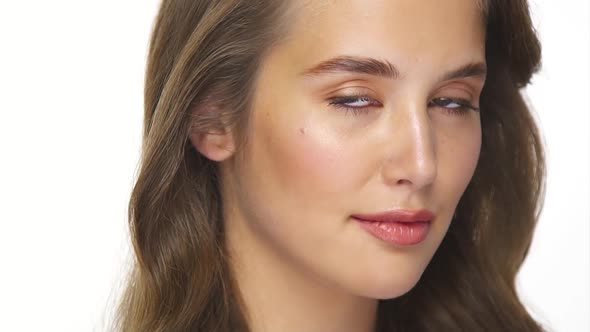 Portrait of Pretty Young Lady with Camera Movement alt