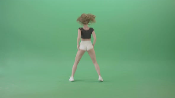 Beauty Girl Sрaking Ass And Hips Dancing Twerk Afro Dance Isolated On Green Screen  alt