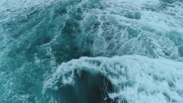 Dramatic Ocean Waves