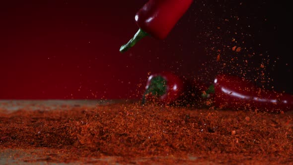 Peppers falling bouncing in ultra slow mo 1500fps - reflect surface - BOUNCING PEPPERS alt