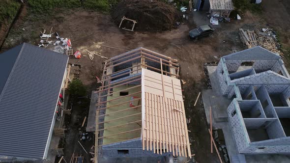 Construction of houses 30 alt