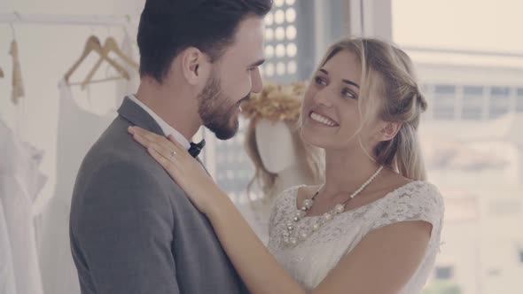 Happy Bride and Groom in Wedding Dress Prepare for Married in Wedding Ceremony alt