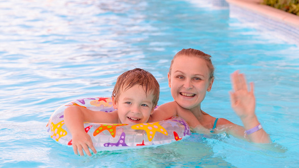 Mom (TV series) visual data 6