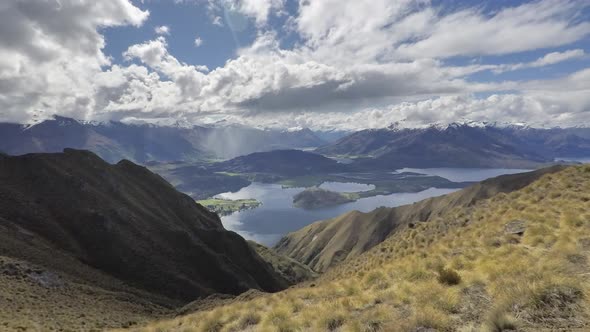 Timelapse landscape view at Roys Peak. alt