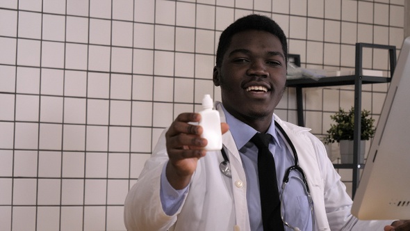 Medicaments and pharmaceutical concept - Male doctor or alt